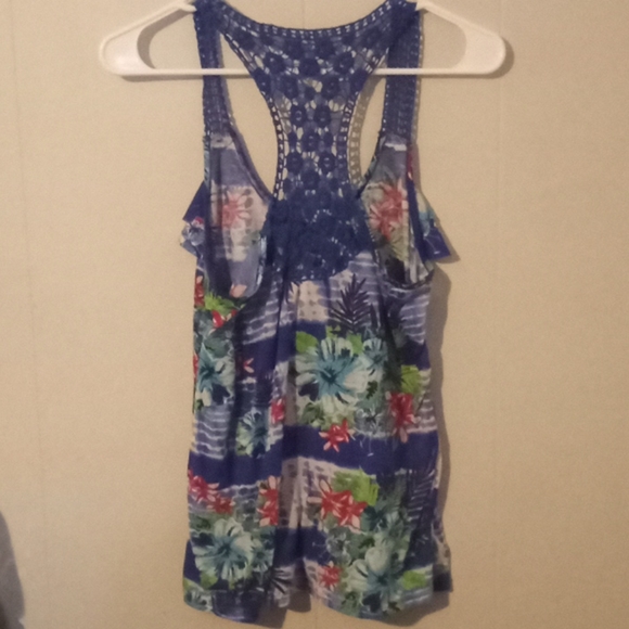 Tanktop - Picture 2 of 3